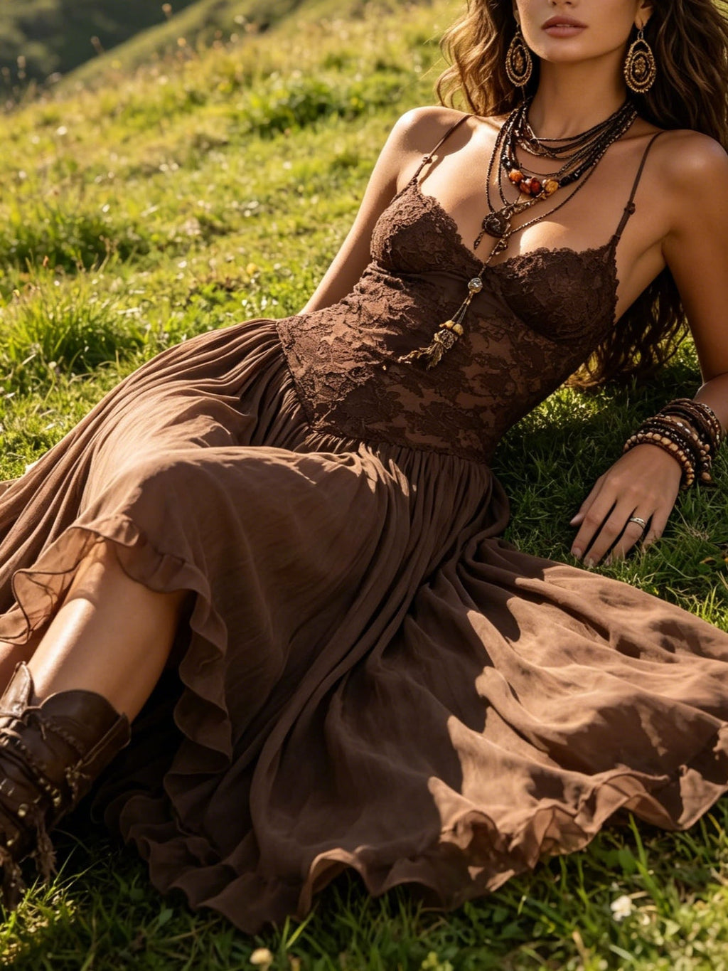 Deonissa | Robe maxi en chiffon marron avec dentelle