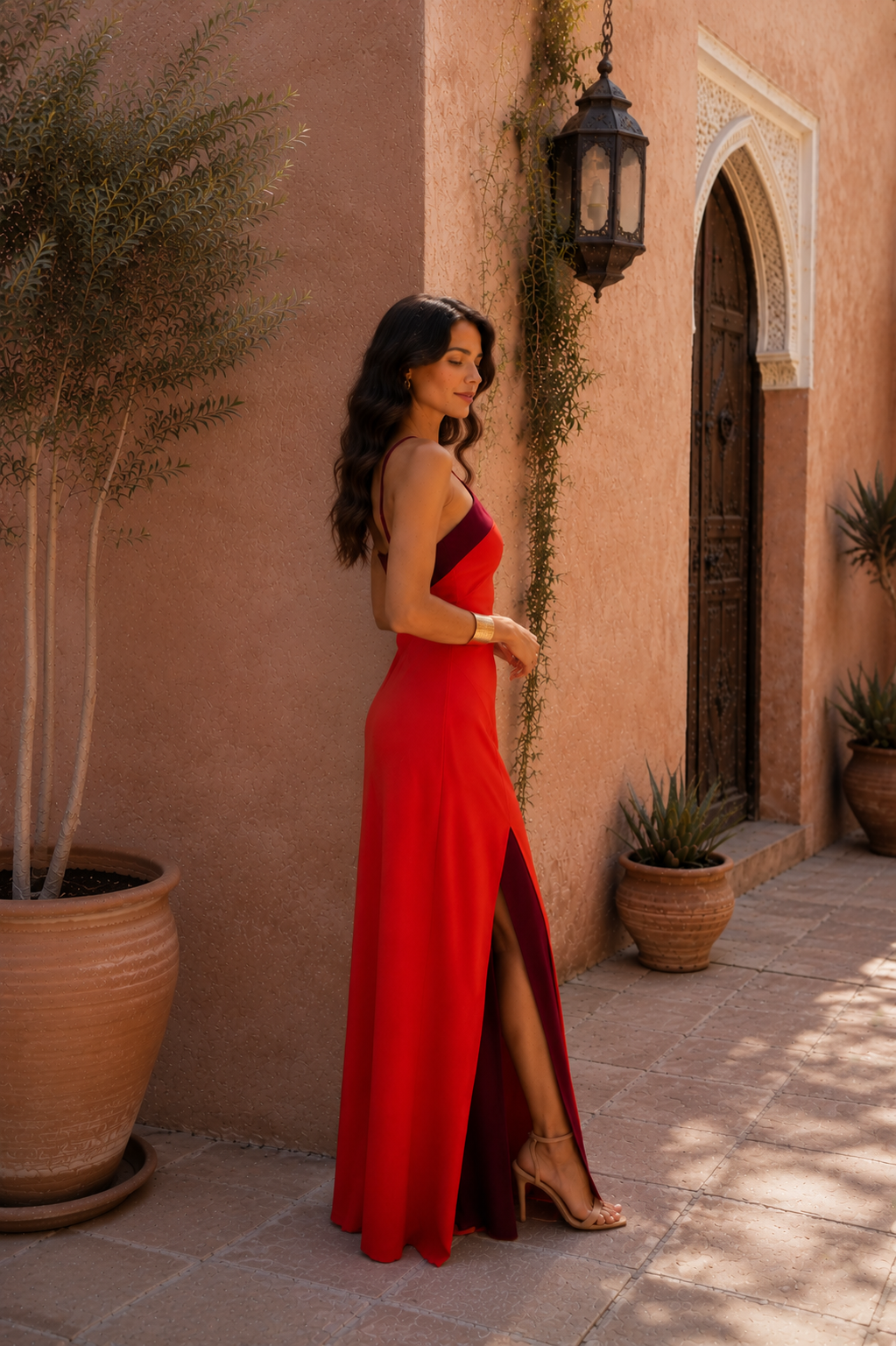 Robe maxi femme avec col halter et fente latérale