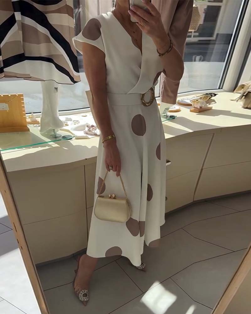 Robe Cintrée à Pois avec Décolleté en V