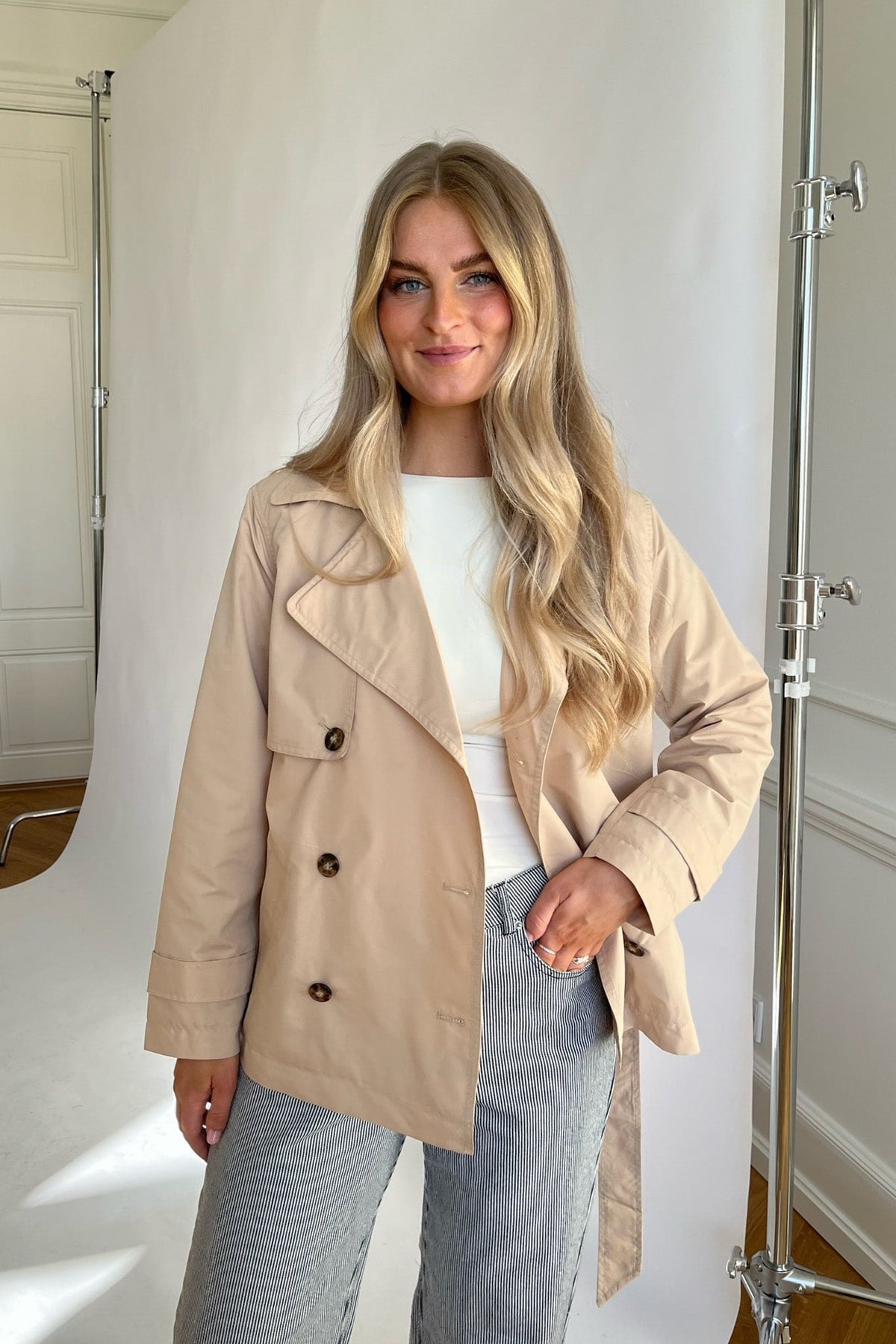 Manteau Trenchcourt Femme avec Double Rangée de Boutonnage et Large Col