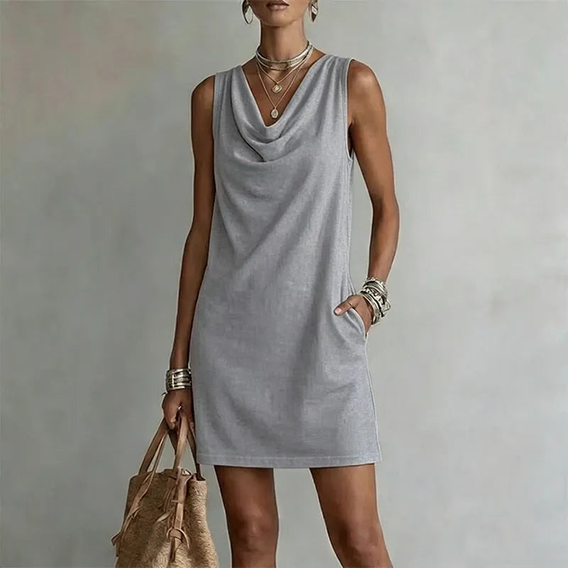 Elanra | Robe ajustée avec décolleté en cascade élégant