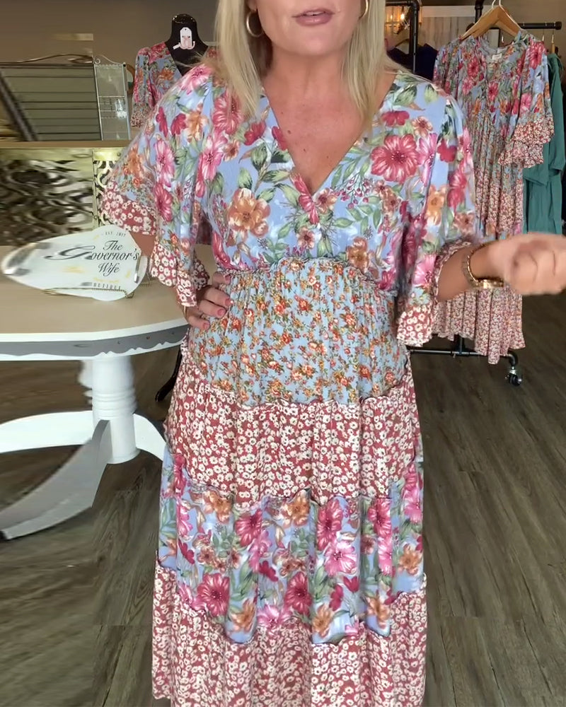 Robe Fleurie à Manches Lotus en V