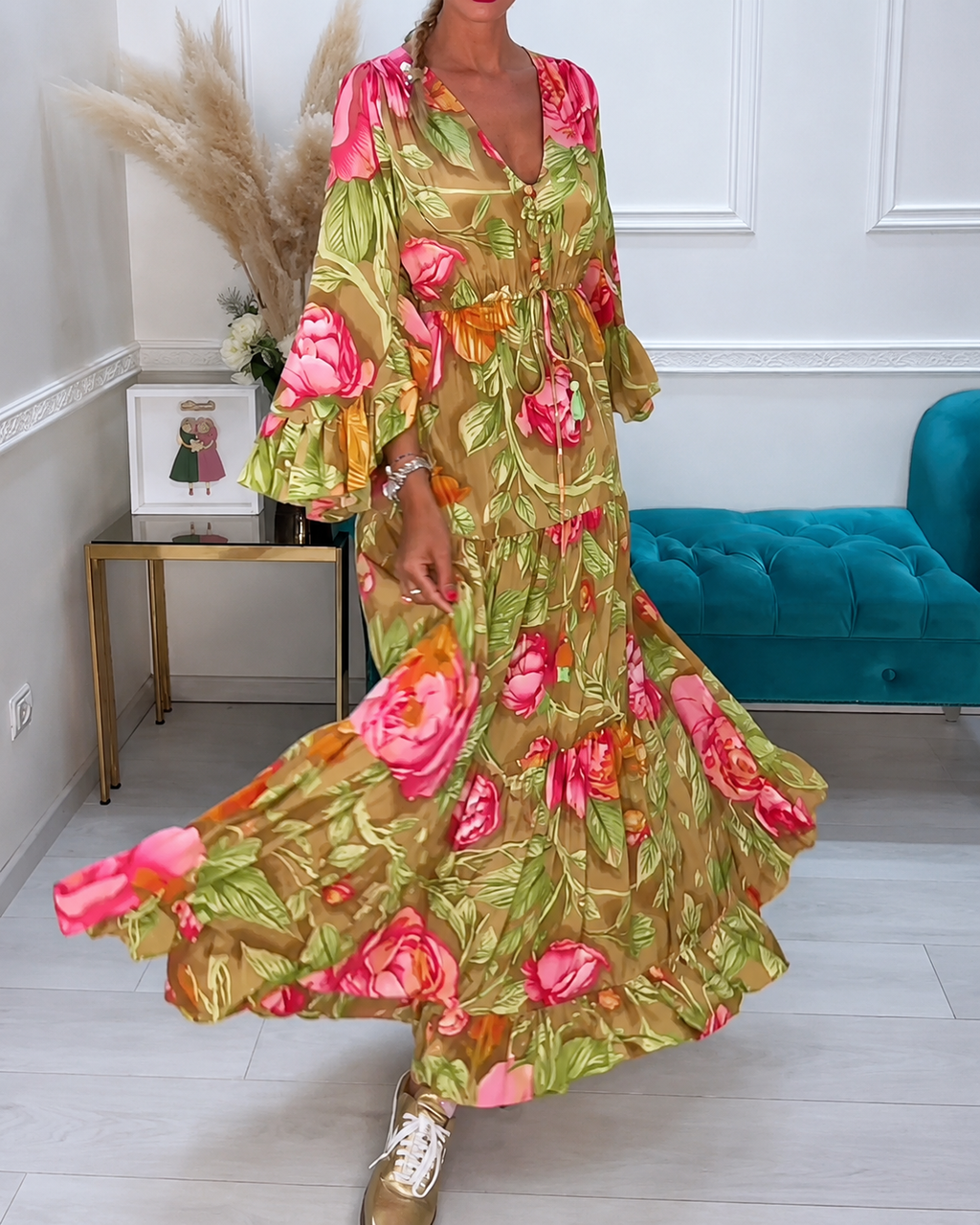 Mosalia | Robe maxi florale avec décolleté en V et jupe évasée