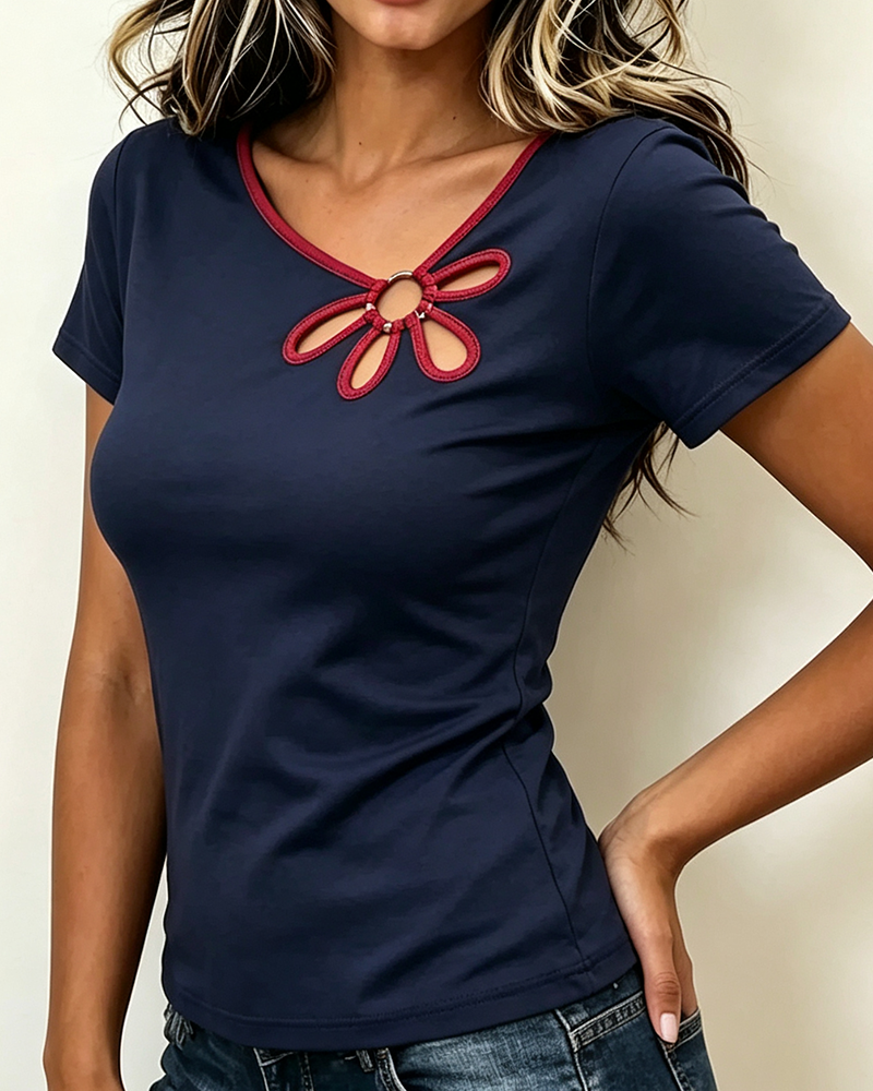 T-Shirt Fleuri Découpé Manches Courtes