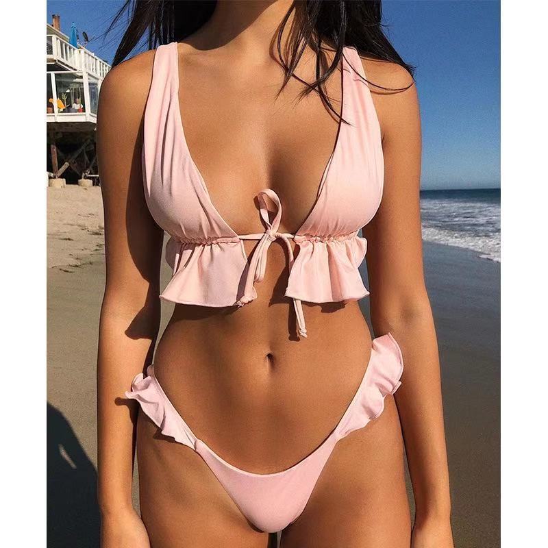 Ensemble bikini femme à volants avec décolleté plongeant R&B