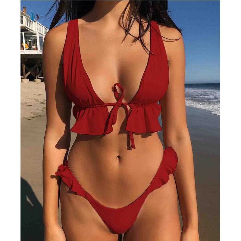 Ensemble bikini femme à volants avec décolleté plongeant R&B