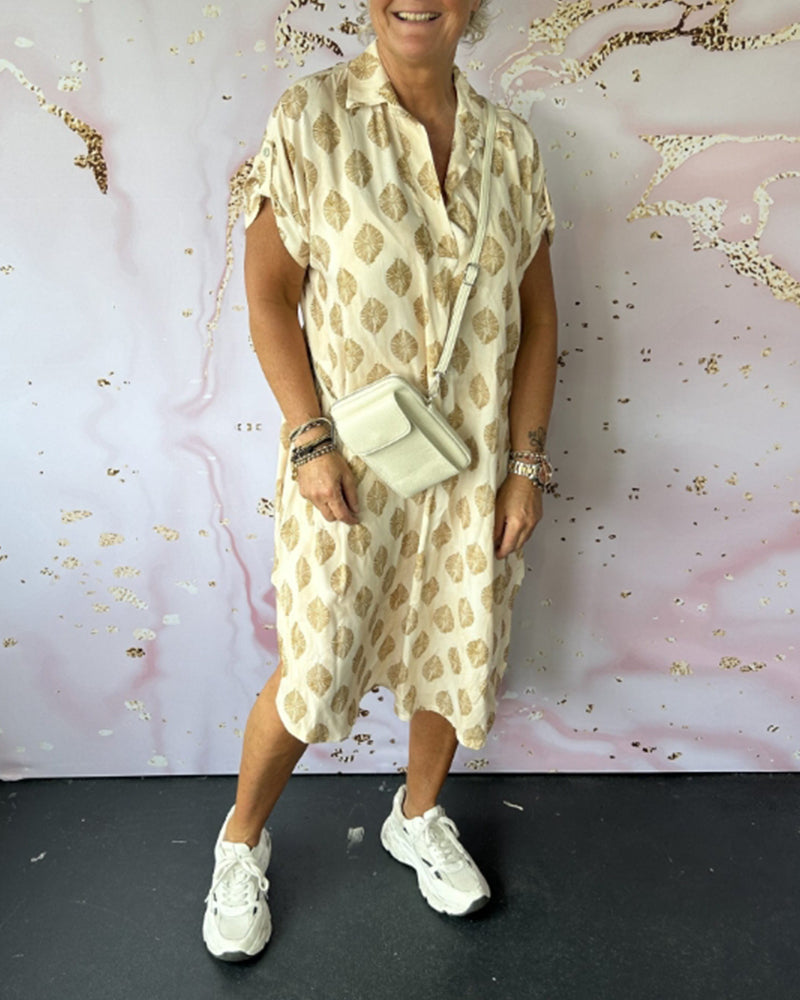 Robe loose à manches courtes avec col
