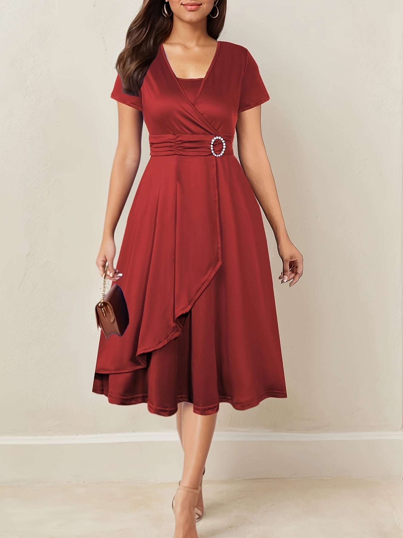Hilda™ - Robe de soirée élégante avec décolleté en V orné de strass