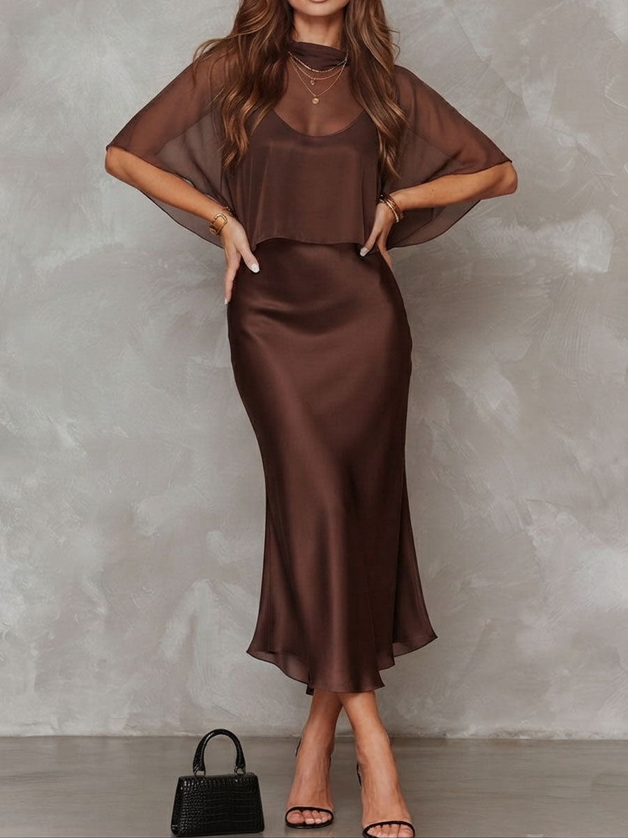 Chaskia | Robe midi en satin avec cape en chiffon transparent