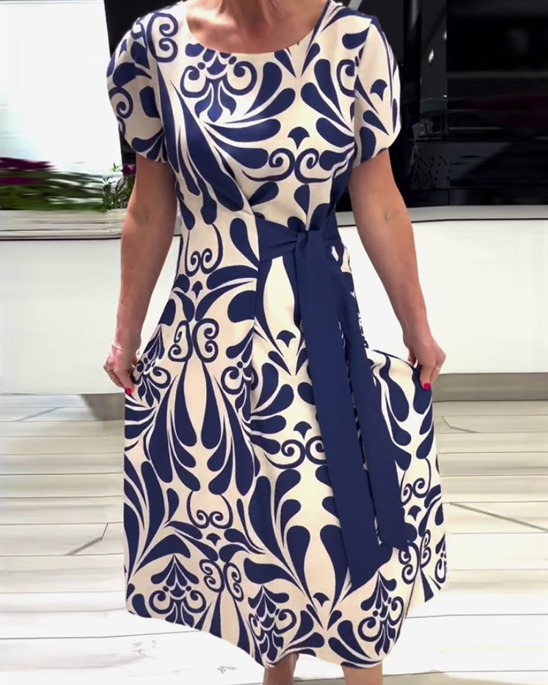 Robe élégante à imprimé contrasté à manches courtes