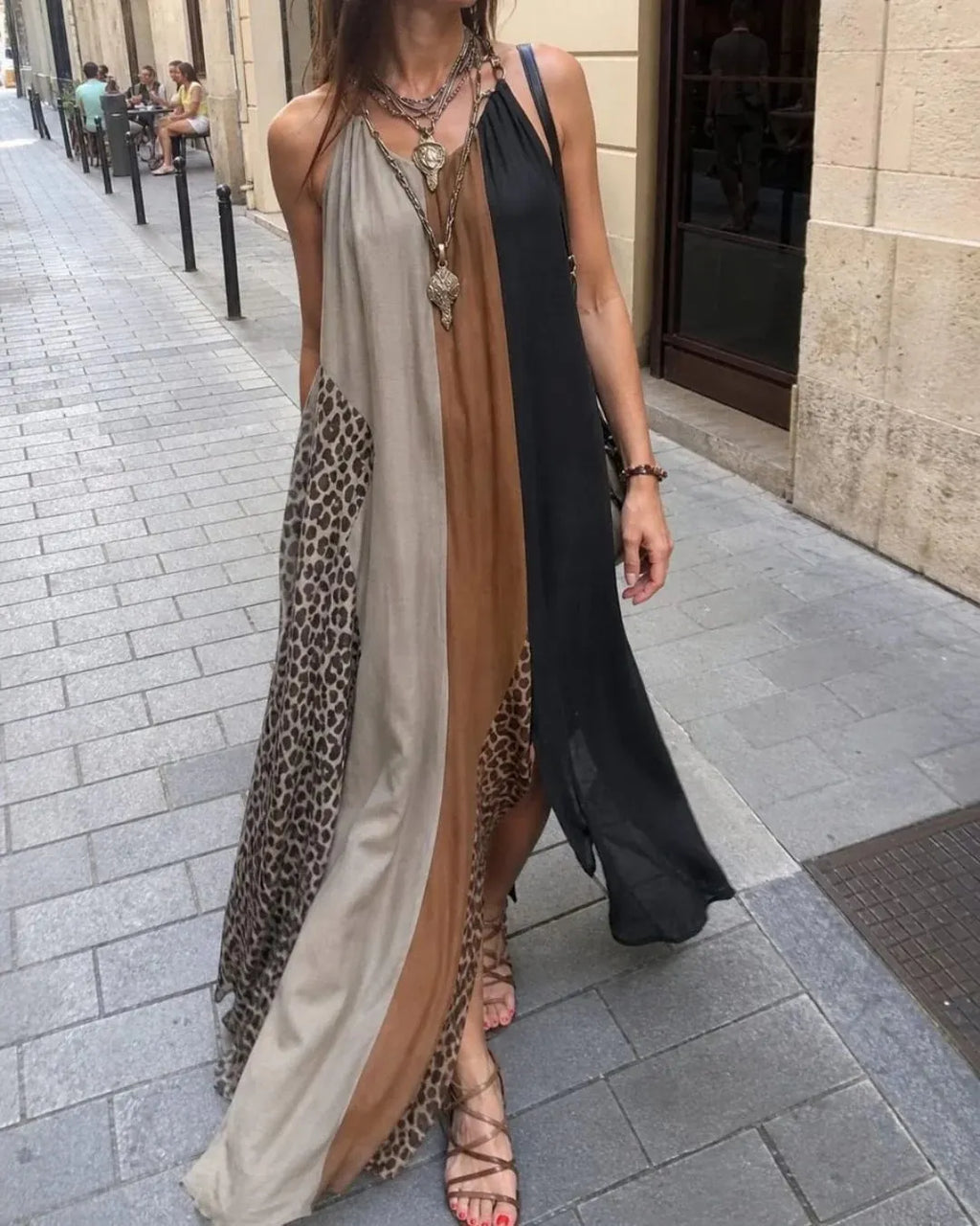 Zasvie | Robe maxi sans manches avec motif léopard