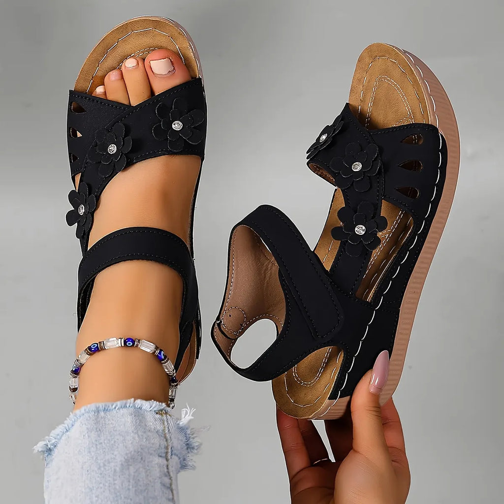 Ambella | Sandales fleuries confortables avec talon compensé