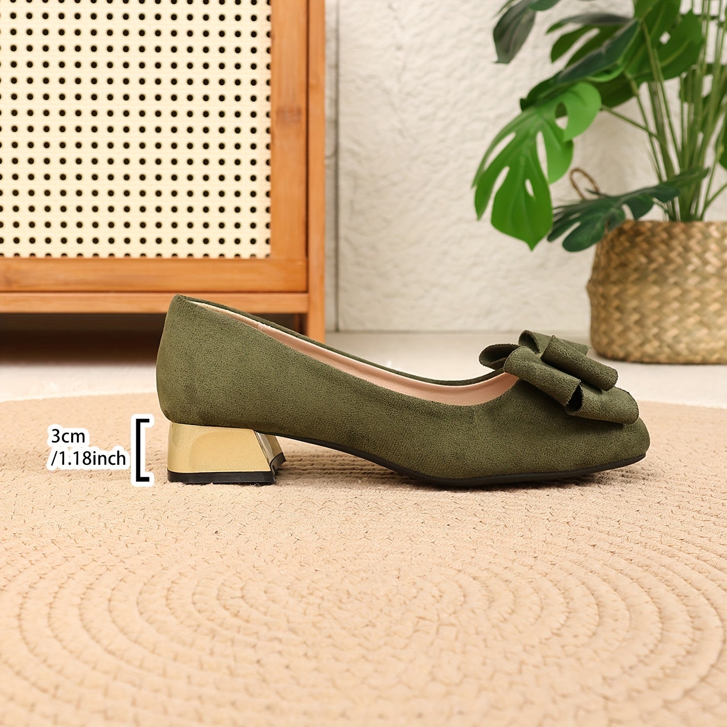Chaussures à lacets pour femmes avec des talons épais et stylés