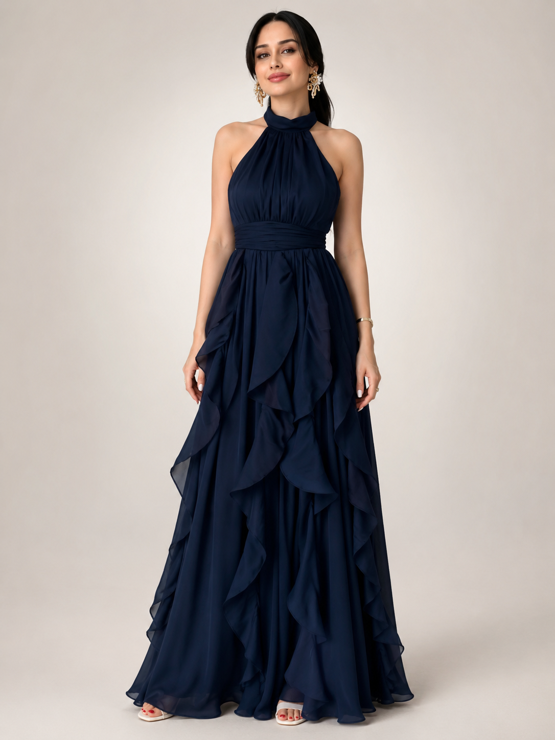 Christae | Robe longue à encolure halter avec détails en volants