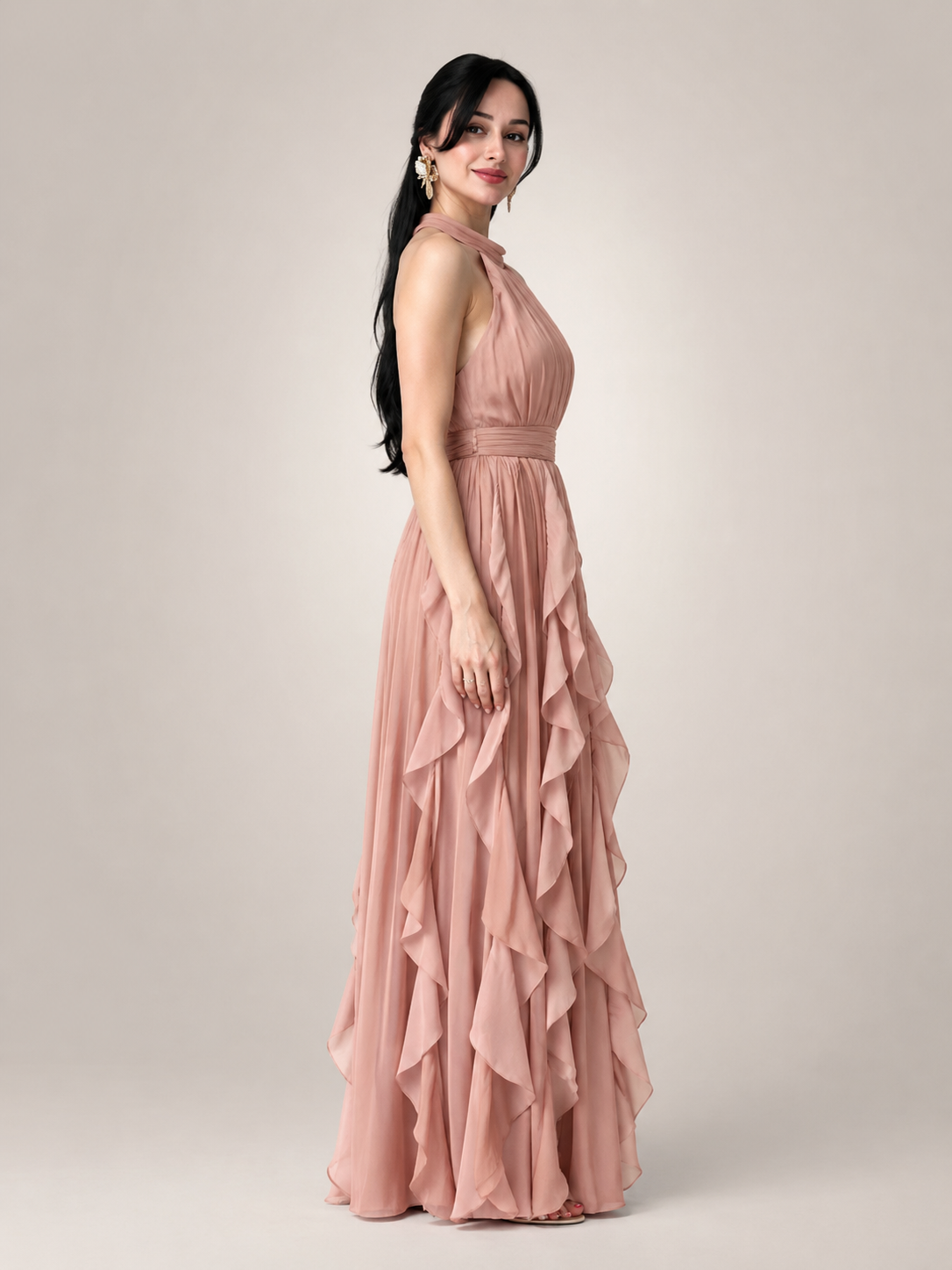 Christae | Robe longue à encolure halter avec détails en volants