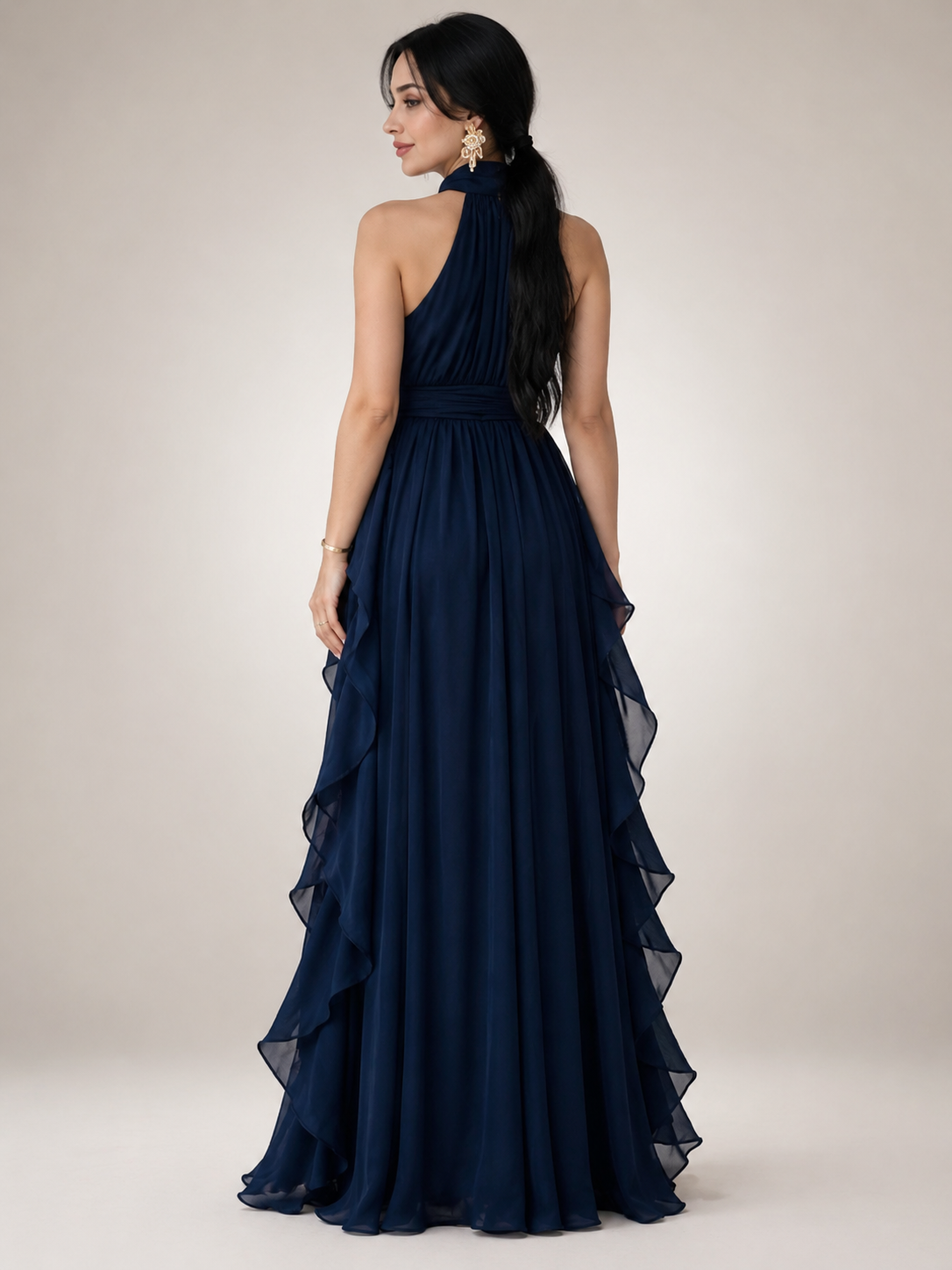 Christae | Robe longue à encolure halter avec détails en volants