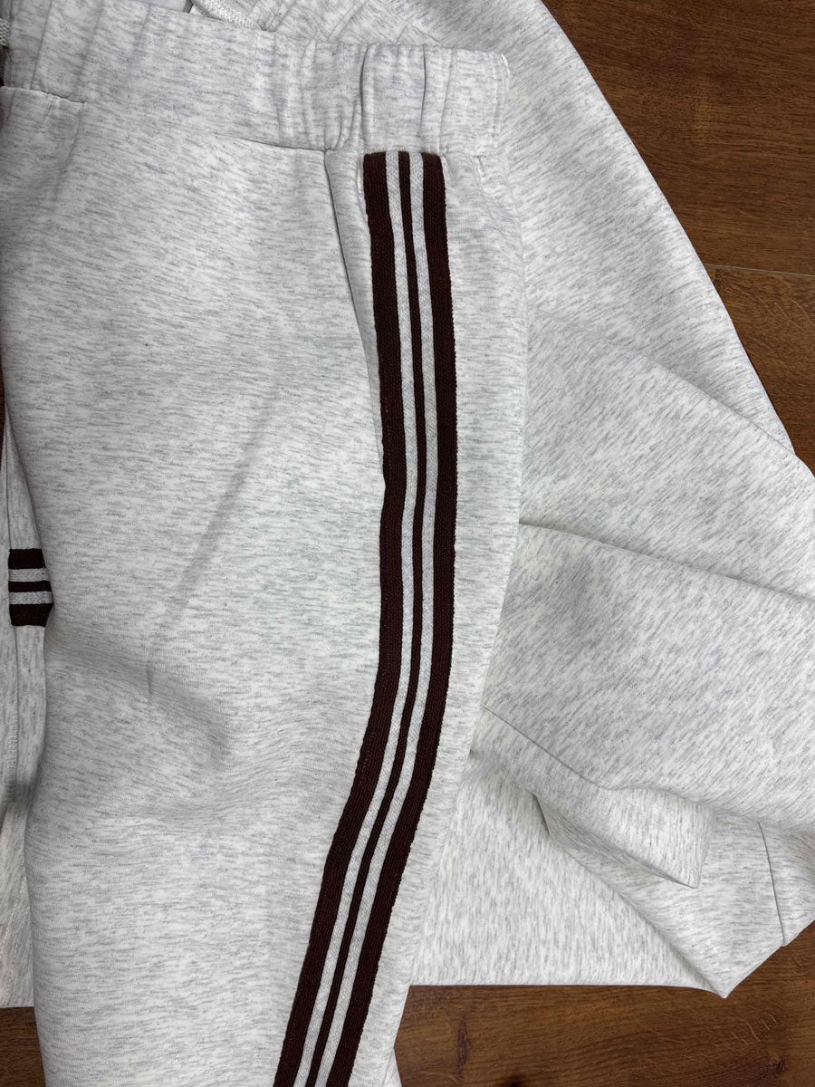 Sweat-shirt à demi-zip gris et blanc inspiré du vintage avec un ensemble de pantalon ample