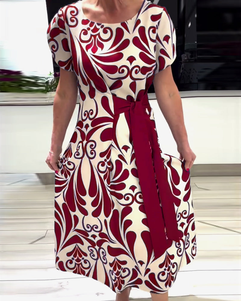 Robe élégante à imprimé contrasté à manches courtes