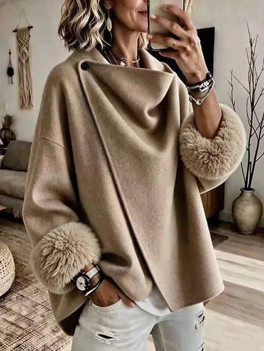 Veste femme drapée avec poignets en fausse fourrure