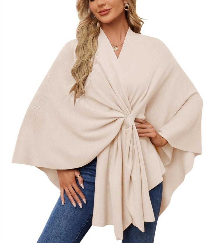 Poncho-châle luxueux et élégant pour un style superposé