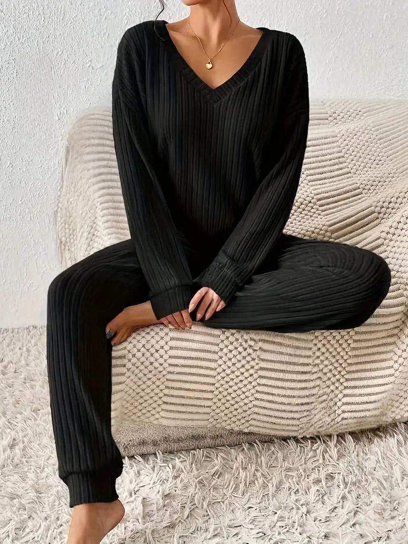 Ensemble de Loungewear Élégant avec Décolleté en V et Design Côtelé