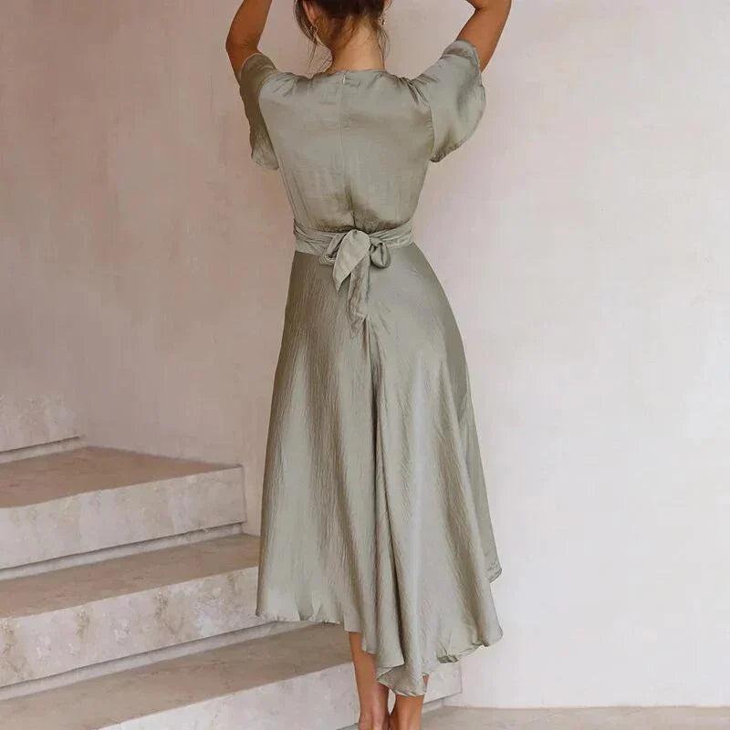 Luna | Robe Midi Satinée Femme Décolleté Profond Manches Volantes