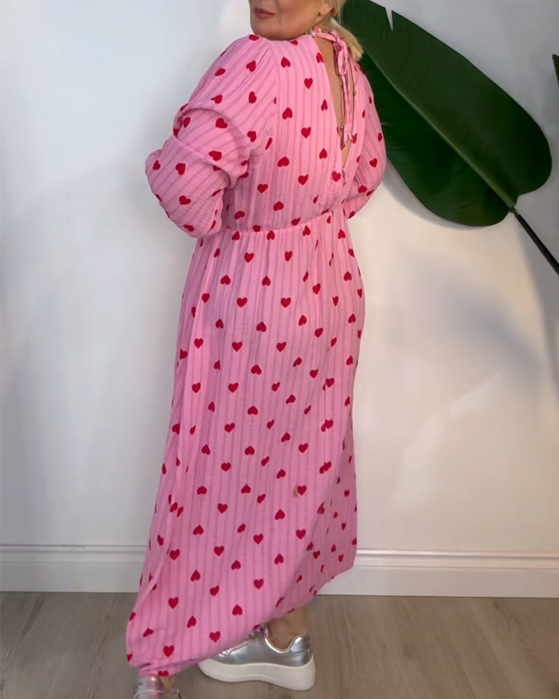 Robe élégante à imprimé cœur et décolleté en V