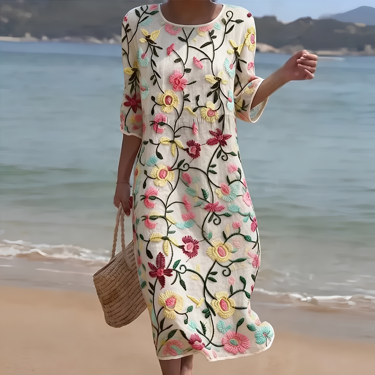 Geneviel | Robe brodée pour femmes à manches 3/4