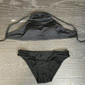 Ensemble de bikini sportif pour femmes avec col montant et découpes latérales R&B