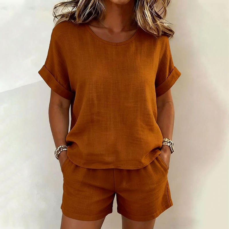 Ensemble femme léger avec t-shirt et short taille élastique
