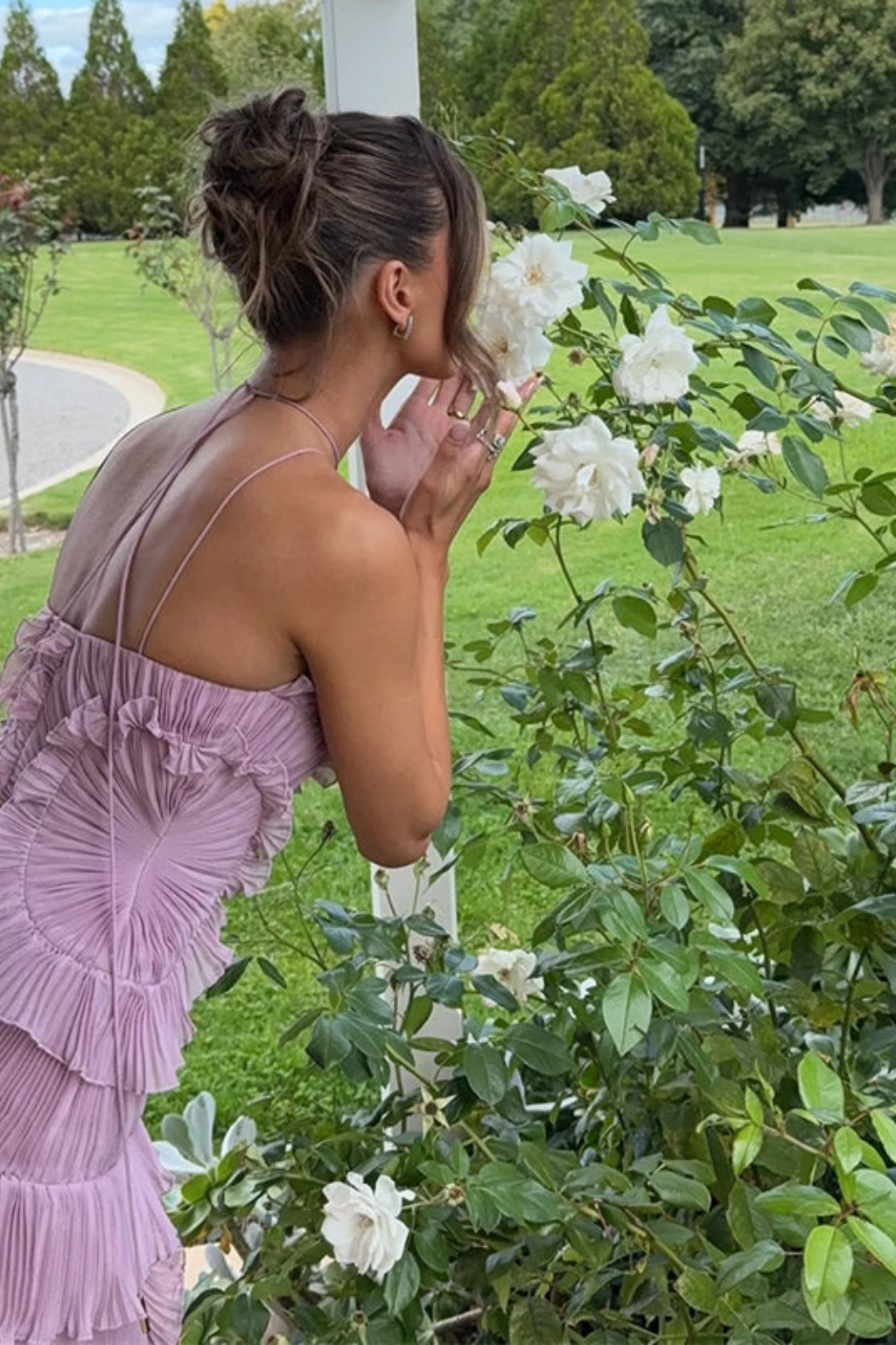 Imogen | Robe maxi à volants dos nu pour femmes avec design à bretelles pour les mariages d'été