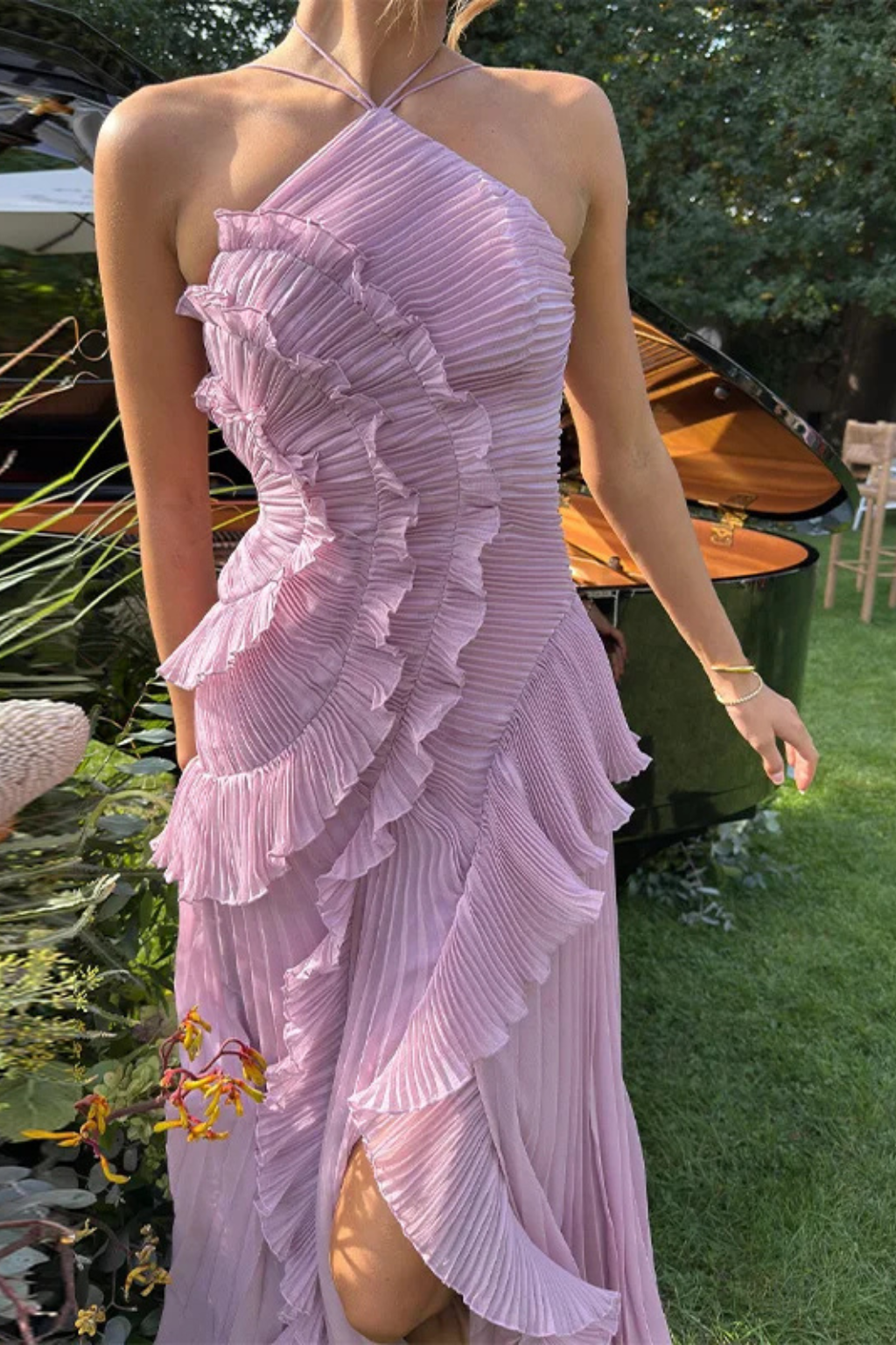 Imogen | Robe maxi à volants dos nu pour femmes avec design à bretelles pour les mariages d'été