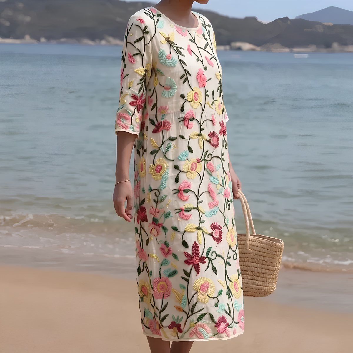 Geneviel | Robe brodée pour femmes à manches 3/4