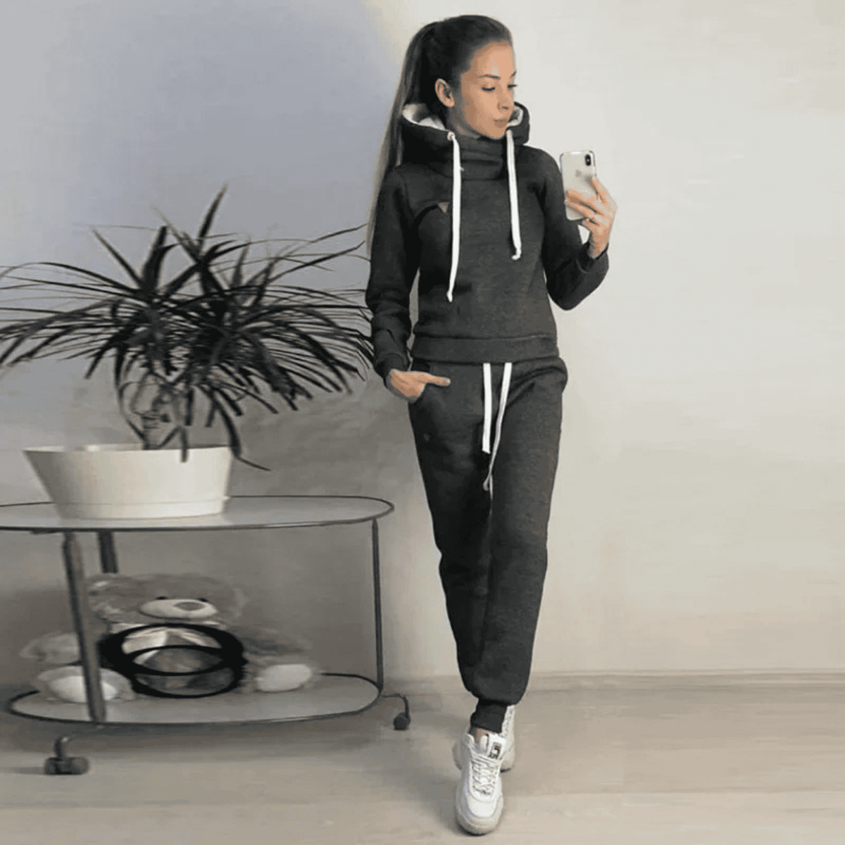 Ensemble Élégant avec Capuche et Pantalons de Jogging – Détente Élégante