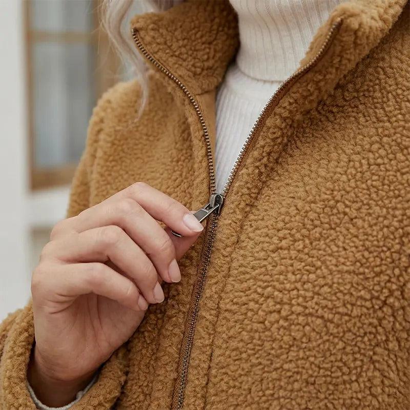 Alessora | Veste teddy femme avec col montant