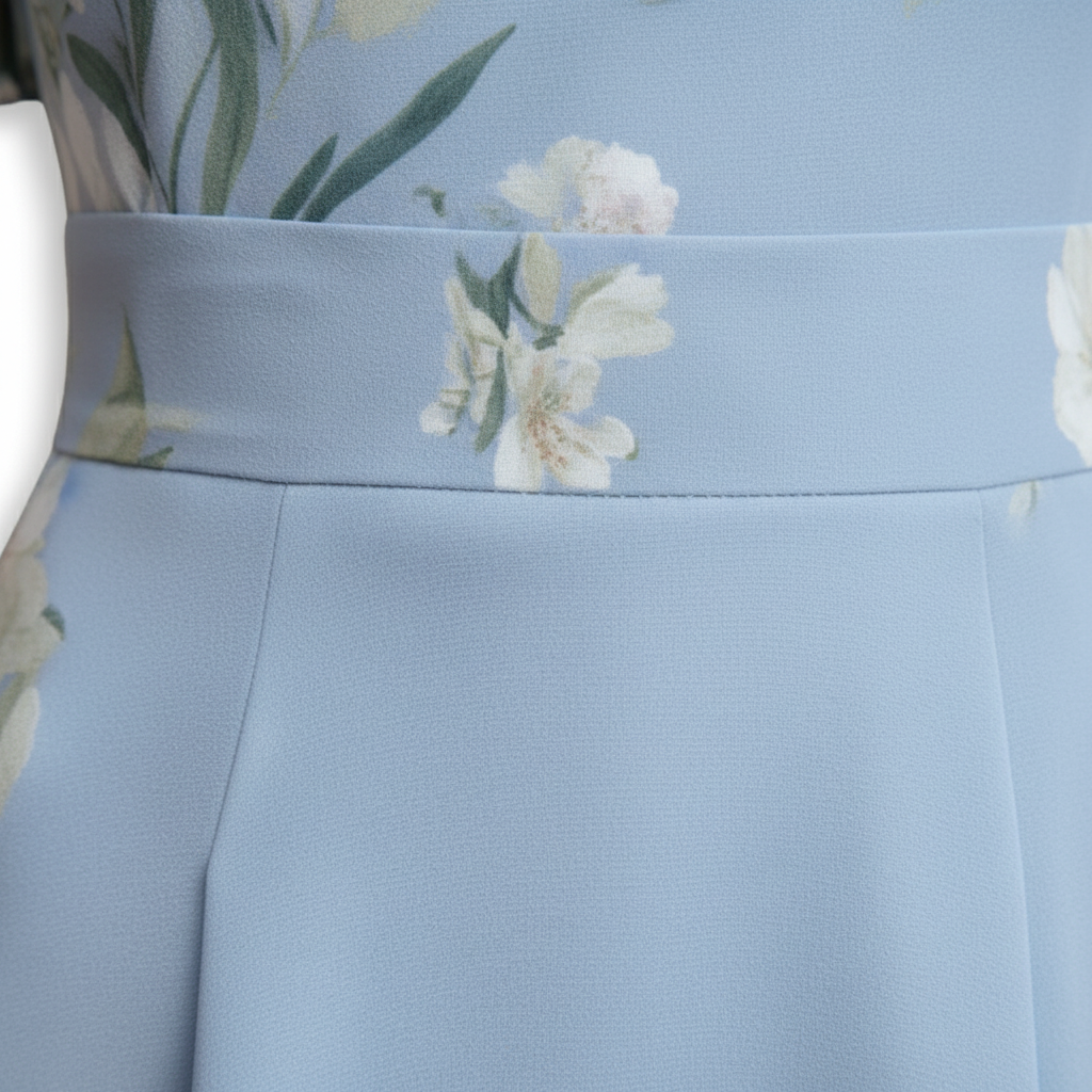 Robe Longue Fleurie pour Femme avec Manches à Volants et Coupe Évasée