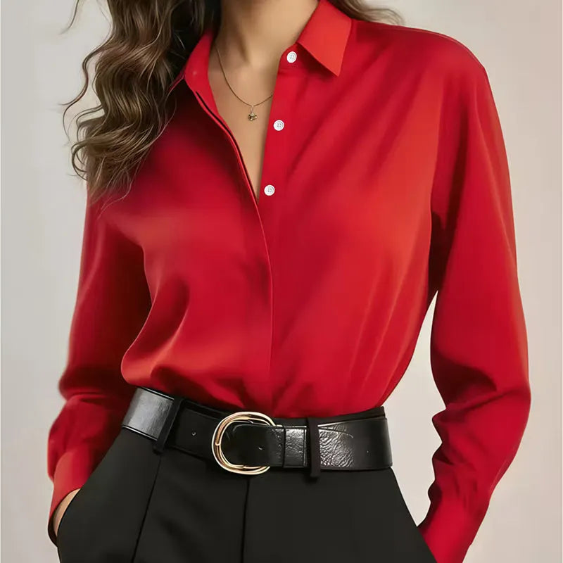 Silvara | Blouse en satin pour femmes à finition soyeuse et brillante avec boutons