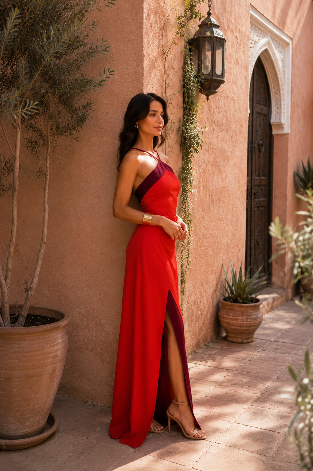 Robe maxi femme avec col halter et fente latérale