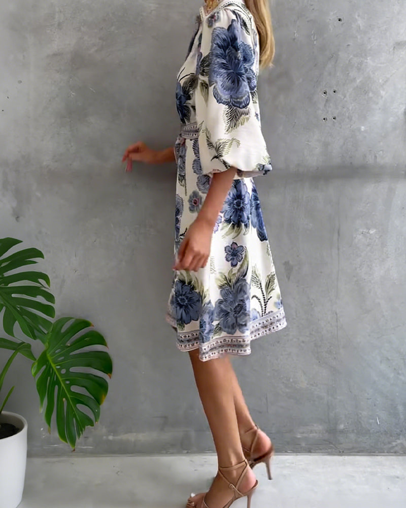 Robe imprimée à col notch et manches en lanterne