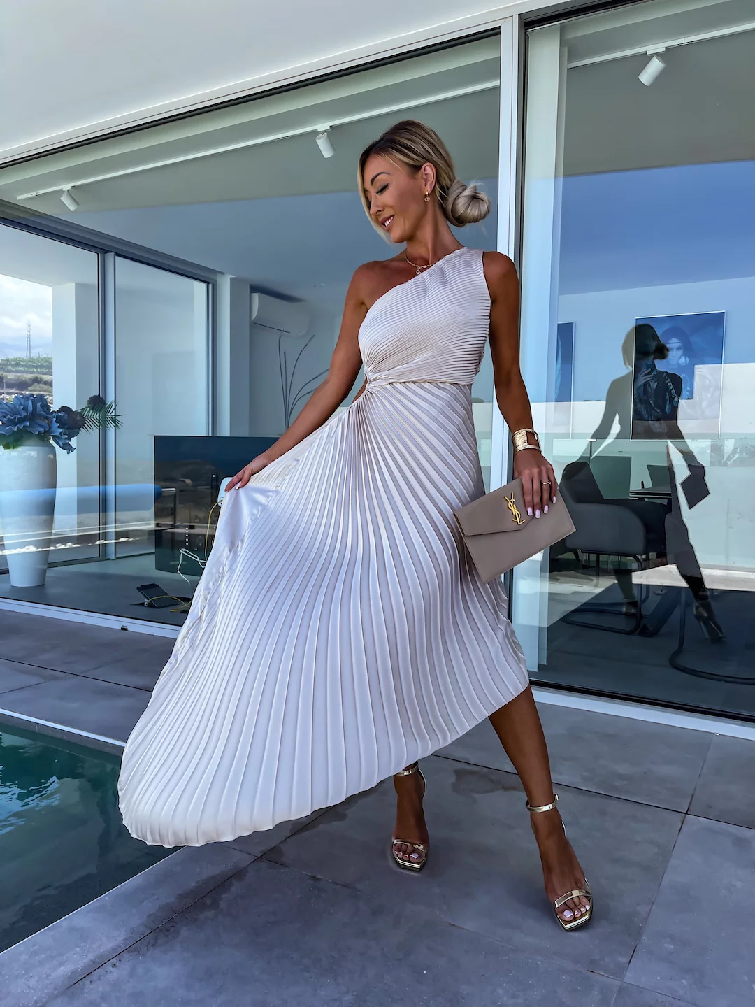 Frolinde | Robe midi élégante à épaule asymétrique