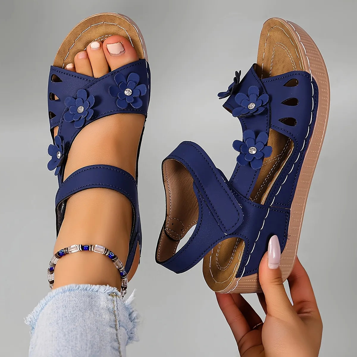 Ambella | Sandales fleuries confortables avec talon compensé