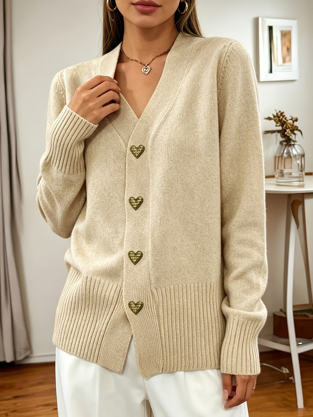 Juliet | Cardigan à Col V et Boutons en Forme de Cœur