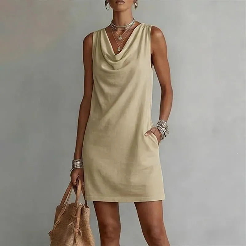 Elanra | Robe ajustée avec décolleté en cascade élégant