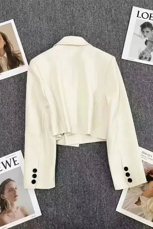 Blazer Compact avec Revers Définis et Coupe Contemporaine
