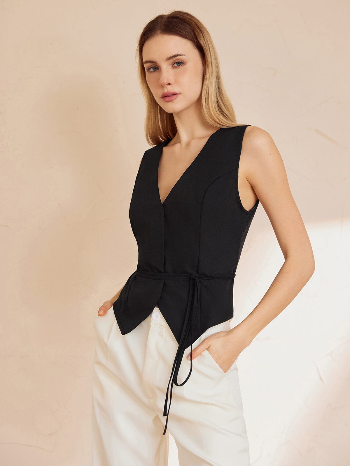 Top Sans Manches Avec Lien À La Taille Et Col En V Pour Femmes | Idéal Pour Les Tenues Décontractées Et Habillées