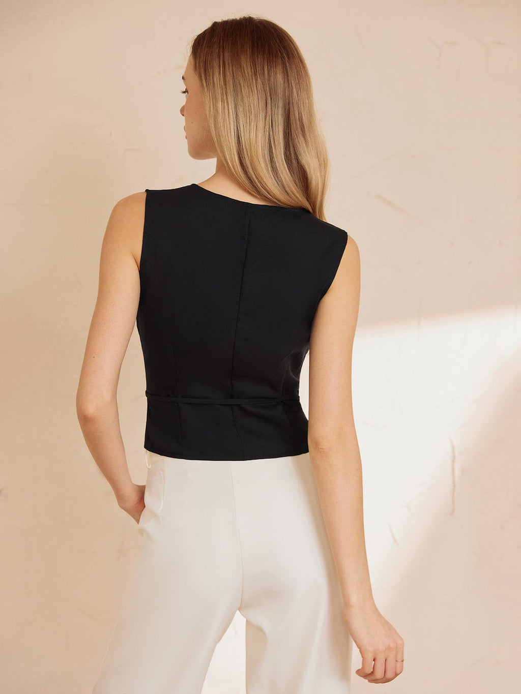 Top Sans Manches Avec Lien À La Taille Et Col En V Pour Femmes | Idéal Pour Les Tenues Décontractées Et Habillées