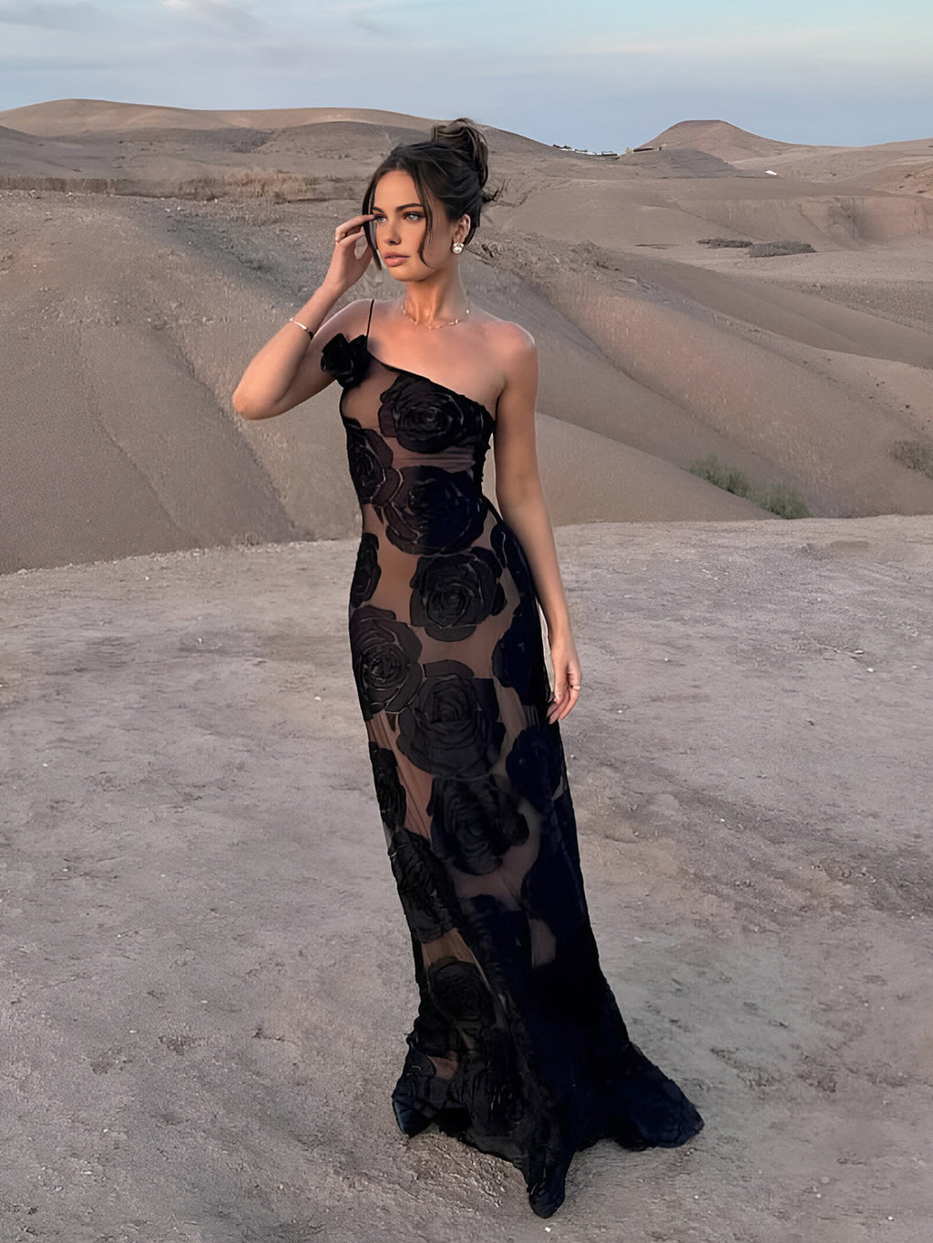 Robe Longue Asymétrique Avec Fleurs Appliquées Pour Femme | Idéale Pour Les Soirées Et Événements