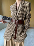 Blazer à chevrons pour femmes avec ceinture, boutons et poches