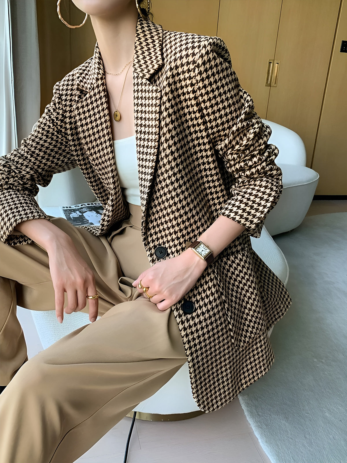 Blazer à chevrons pour femmes avec ceinture, boutons et poches