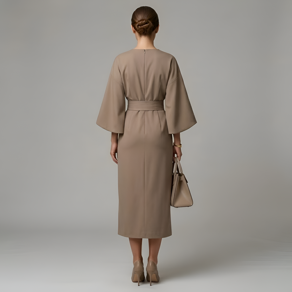Eevee - Robe élégante à manches chauve-souris et cordon à la taille